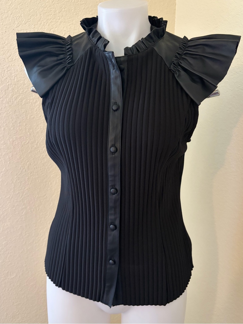 Marc New York Black Pleated Ruffle Cap-Sleeve Blouse